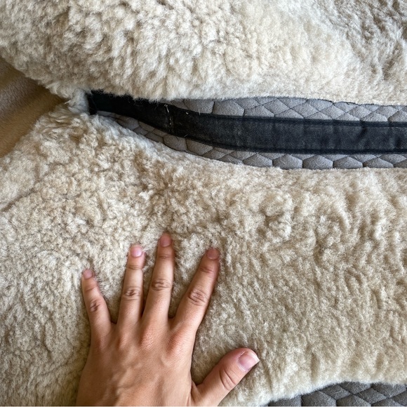 Mattes sheepskin jumping saddle pad black - Picture 4 of 15